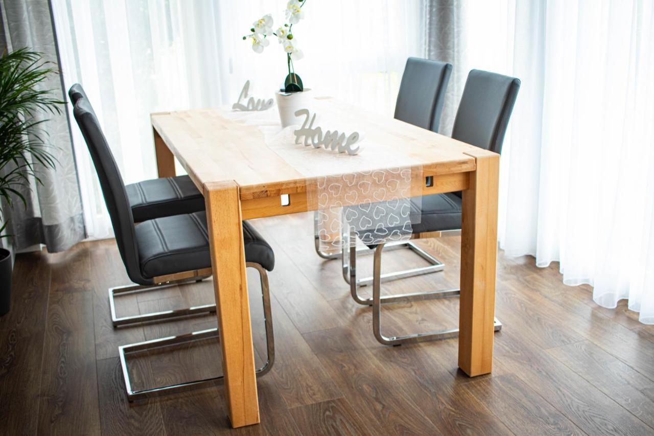 Ferienwohnung Am Schlosspark Ebersdorf  Buitenkant foto
